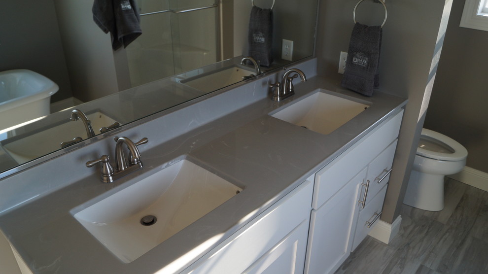Example of an arts and crafts home design design in Chicago