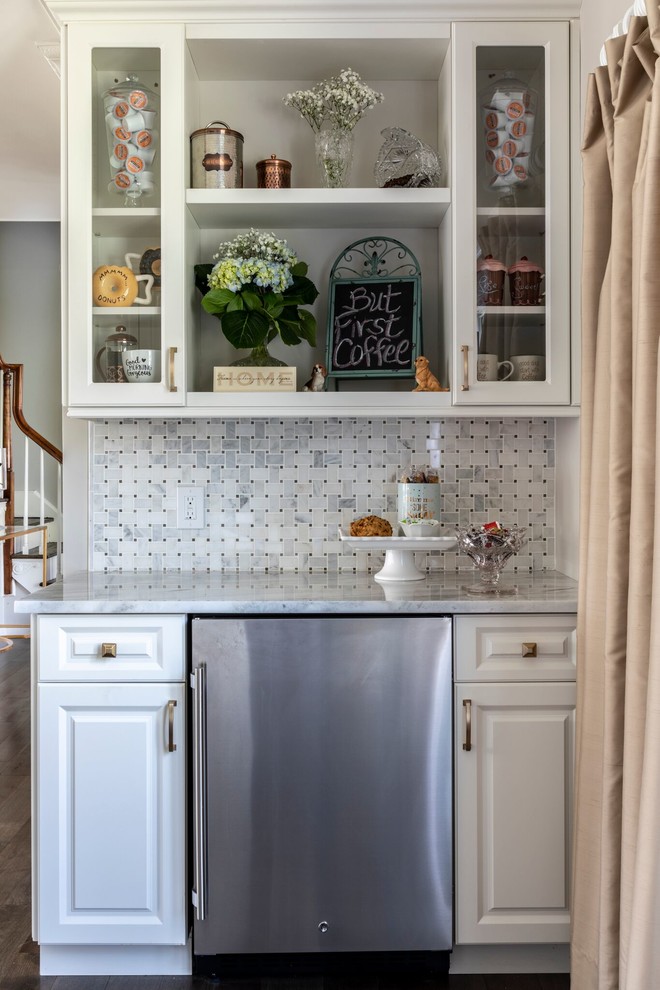 Transitional kitchen photo in New York
