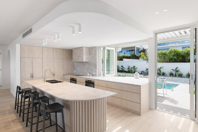 White House contemporary-kitchen