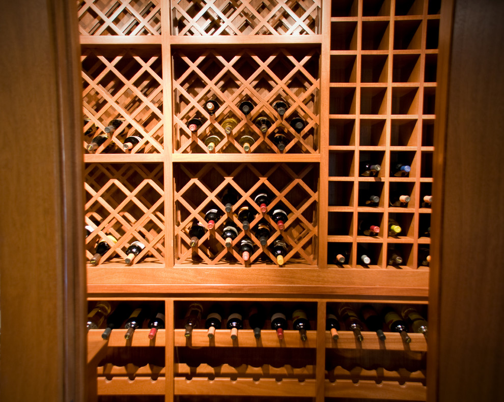 Design ideas for a traditional wine cellar in Philadelphia.