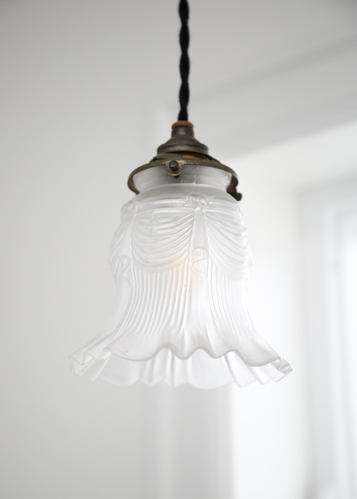 Home design - transitional home design idea in Seattle