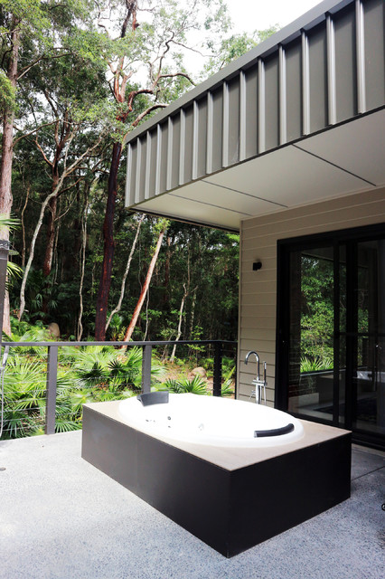 Holgate modern-bathroom