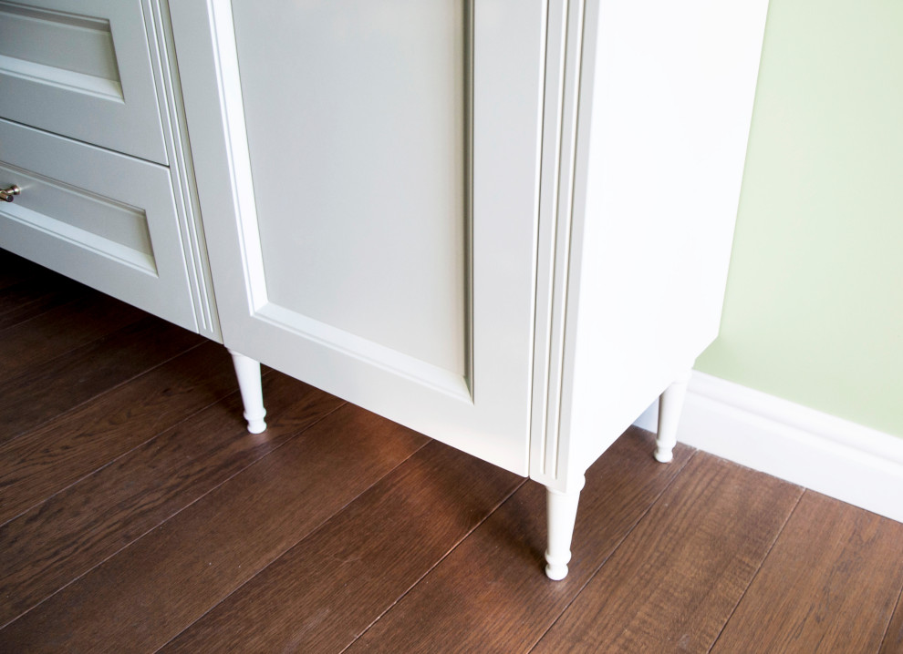 Комод. Ножки фигурные