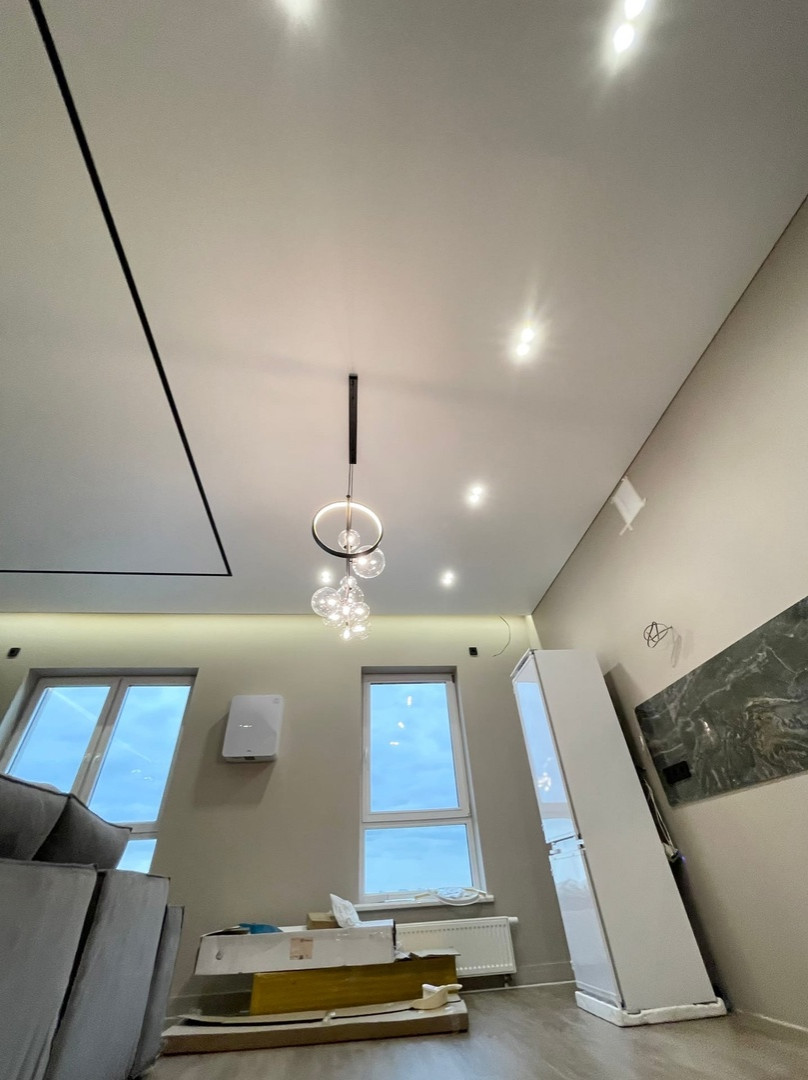 Теневые и парящие потолки в ЖК Кларус парк