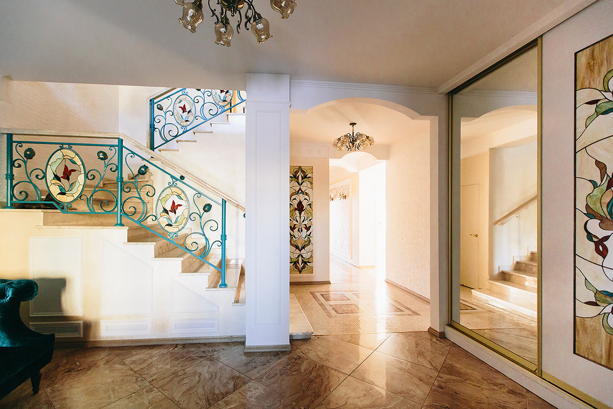 Реализация:Классика с нотками востока в бирюзе