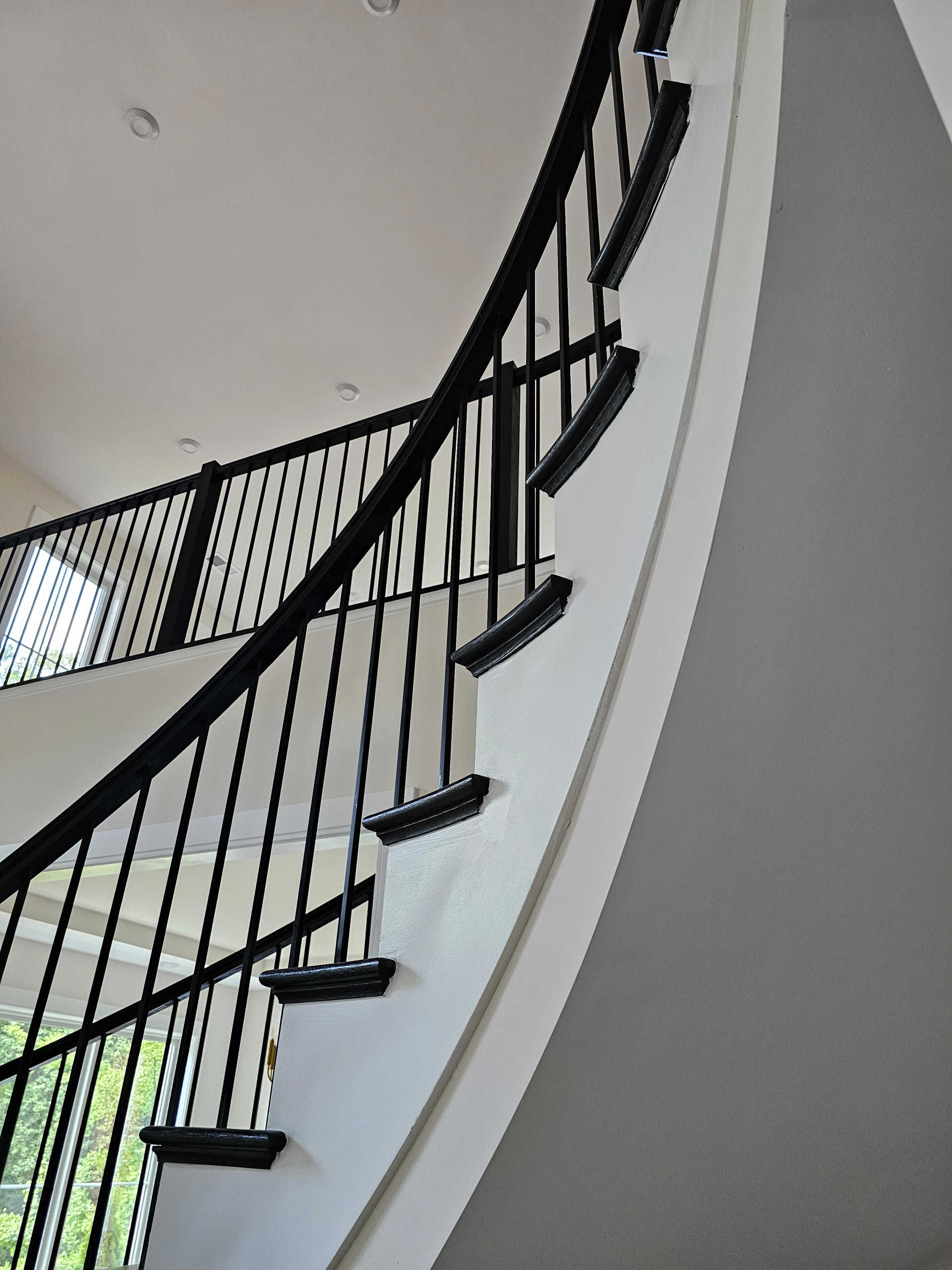 Elegant Curve Elevates Modern Design, Mclean, VA 22101