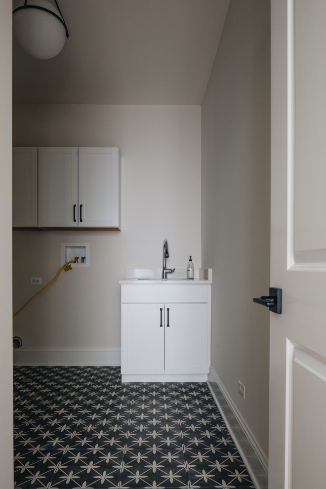 Inspiration for a transitional entryway remodel in Chicago