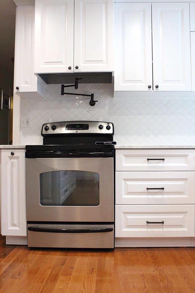 Transitional kitchen photo in New York