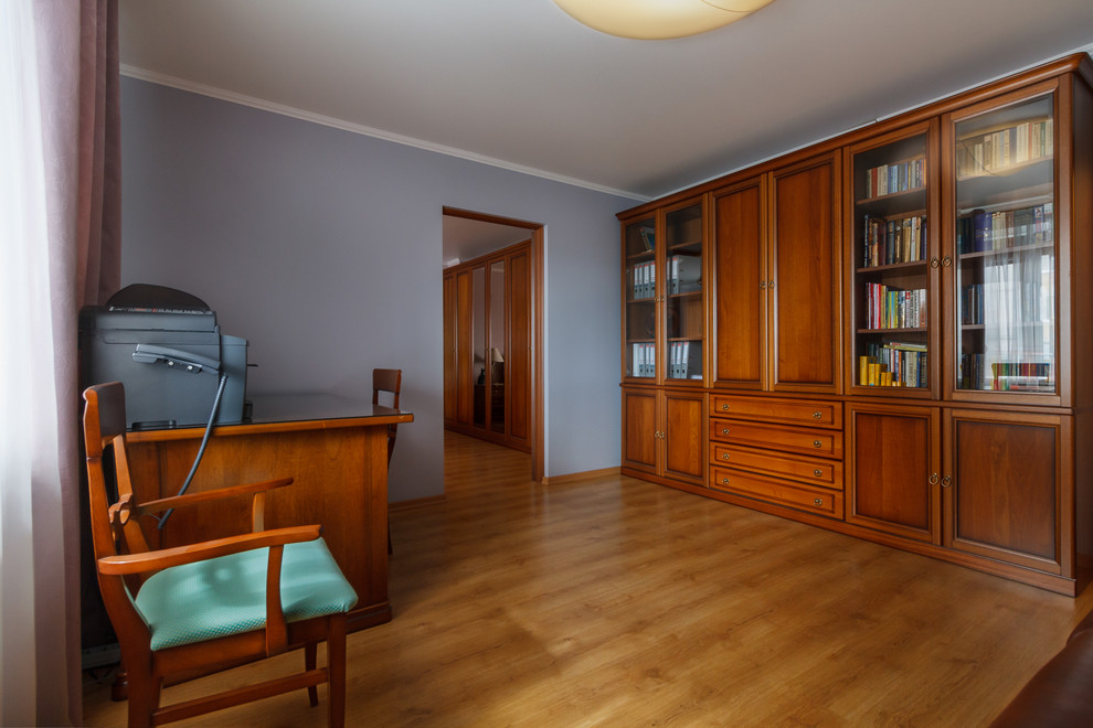 Трёхкомнатная квартира с кухней-гостиной в классическом стиле