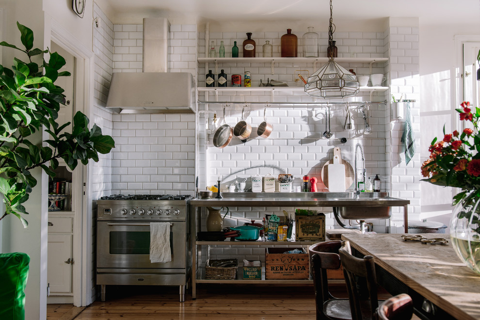 This is an example of an eclectic kitchen in Stockholm.