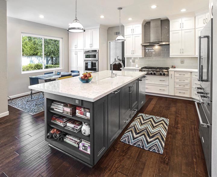 Inspiration for a mid-sized transitional l-shaped kitchen remodel in Orange County