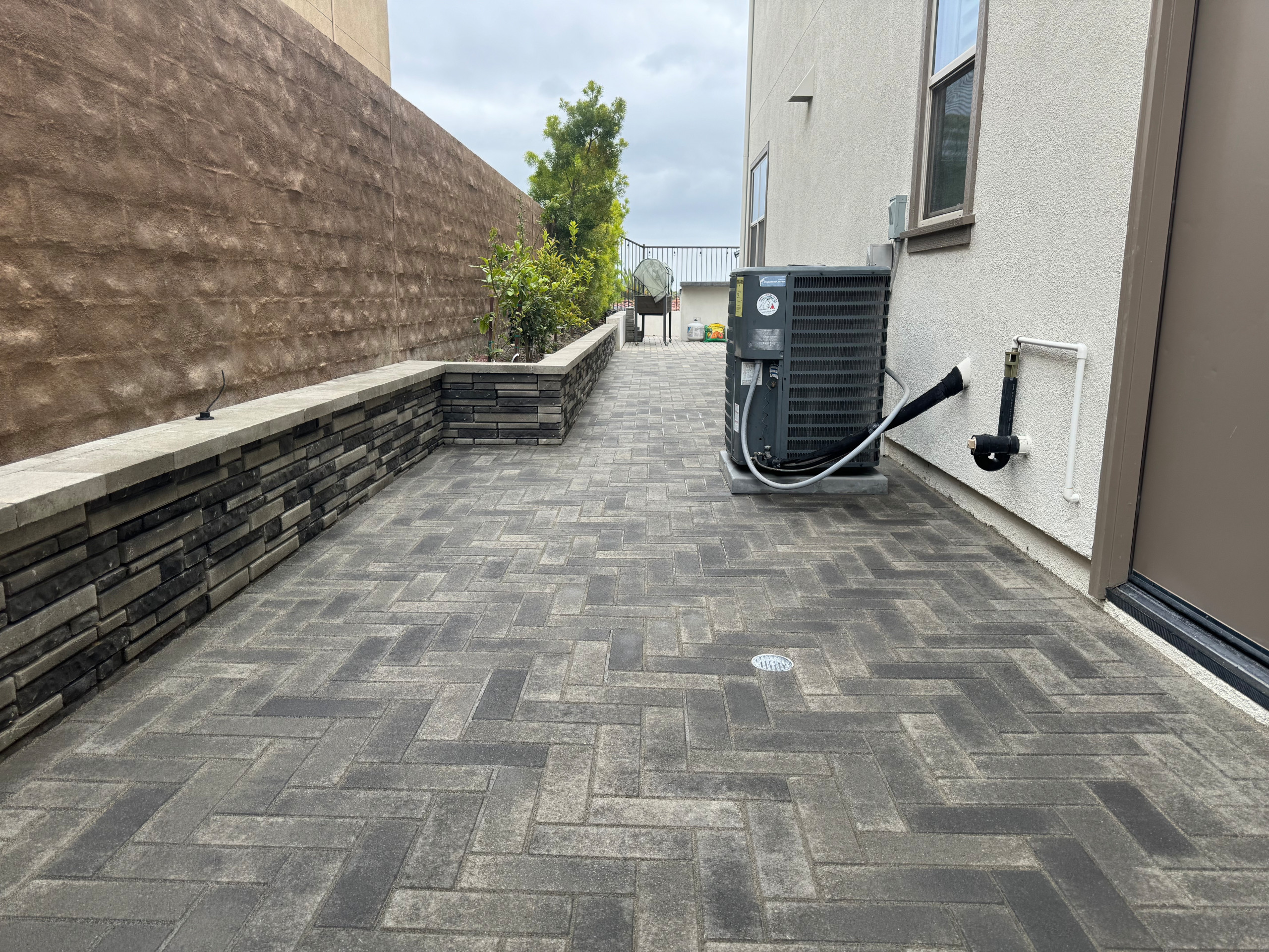 LR Pavers And Wall