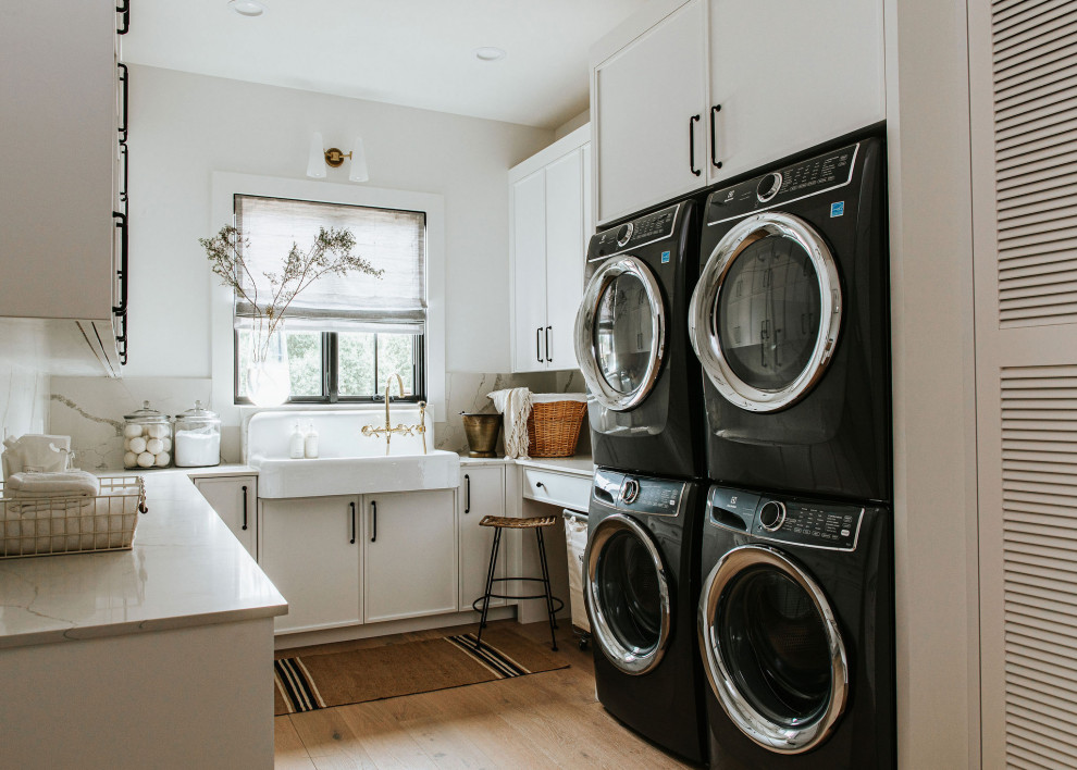 Laundry room - transitional laundry room idea in Phoenix