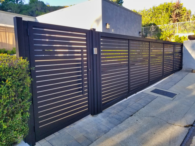 Modern Home Aluminum Fence Los Angeles Contemporain Entr E Los