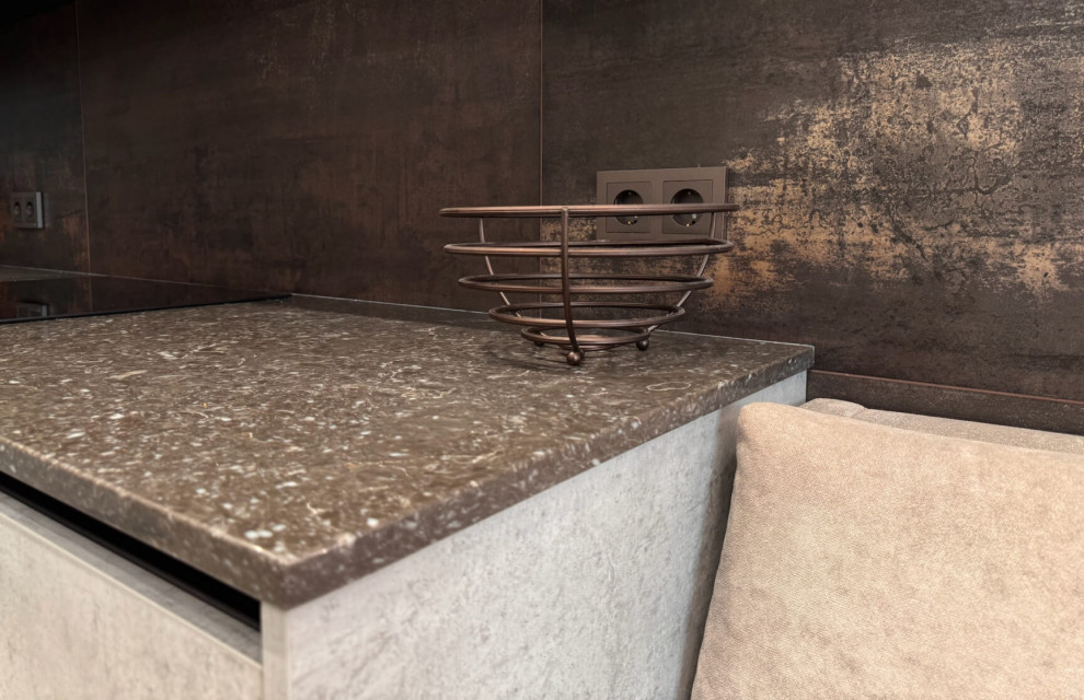 Современная угловая кухня лаконичный графит