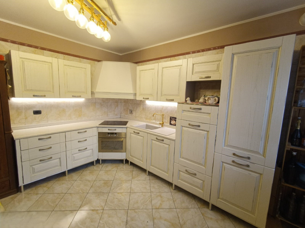 Restyling Cucina sostituzione ante Massello Bianco Anticato