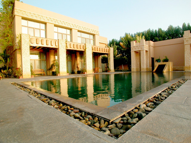 utopia projects contemporary-pool