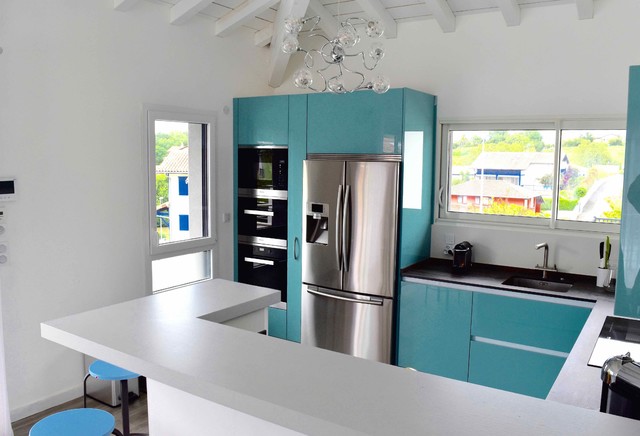 Proyecto en San Juan de Luz coastal-kitchen