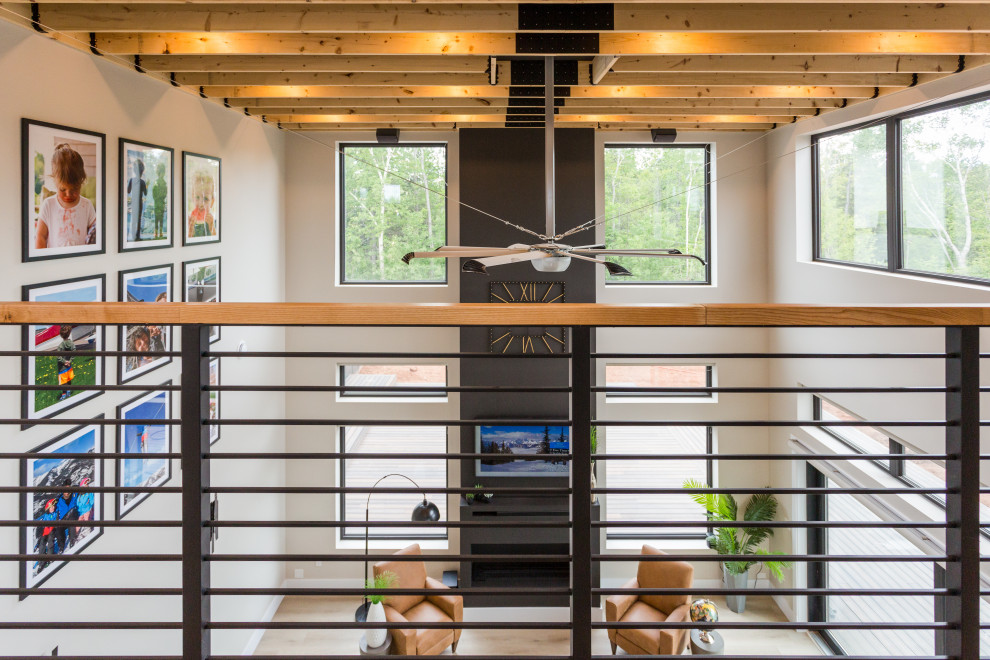 Full Space Contemporary