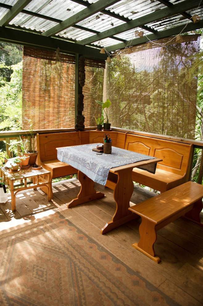 Island style patio photo in Hawaii
