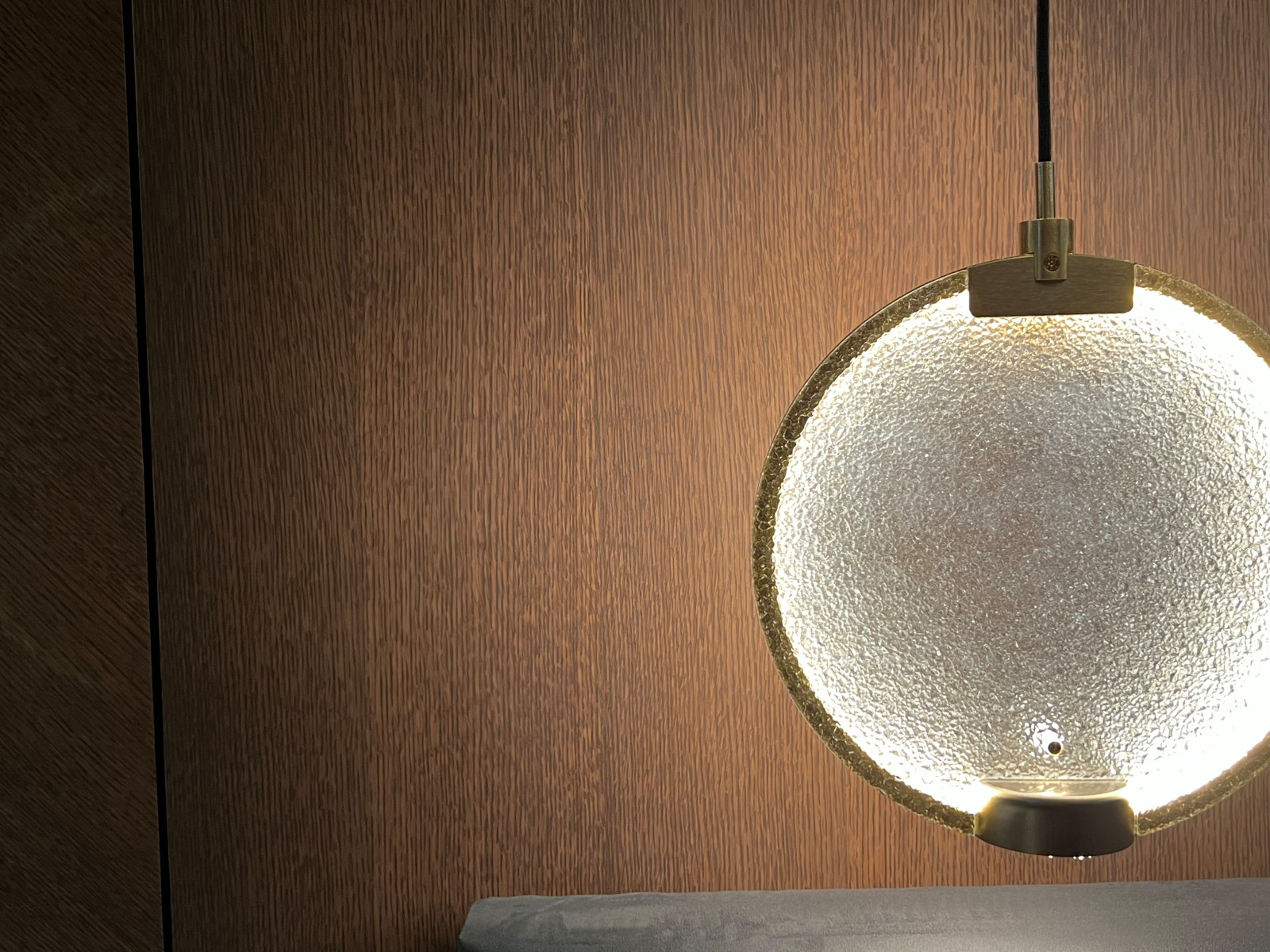 Панелирование спальни