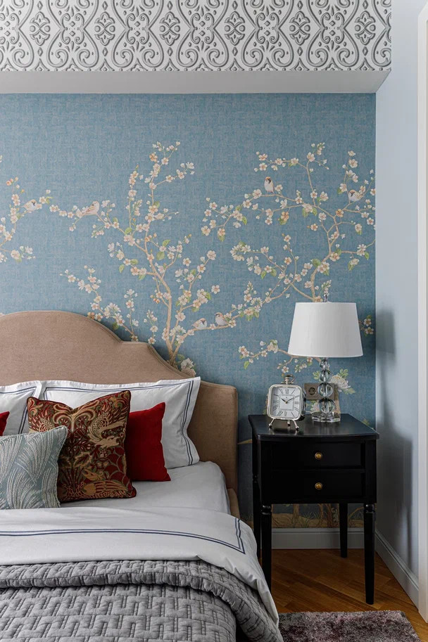 Эффектная квартира с обилием орнаментов для творческой личности