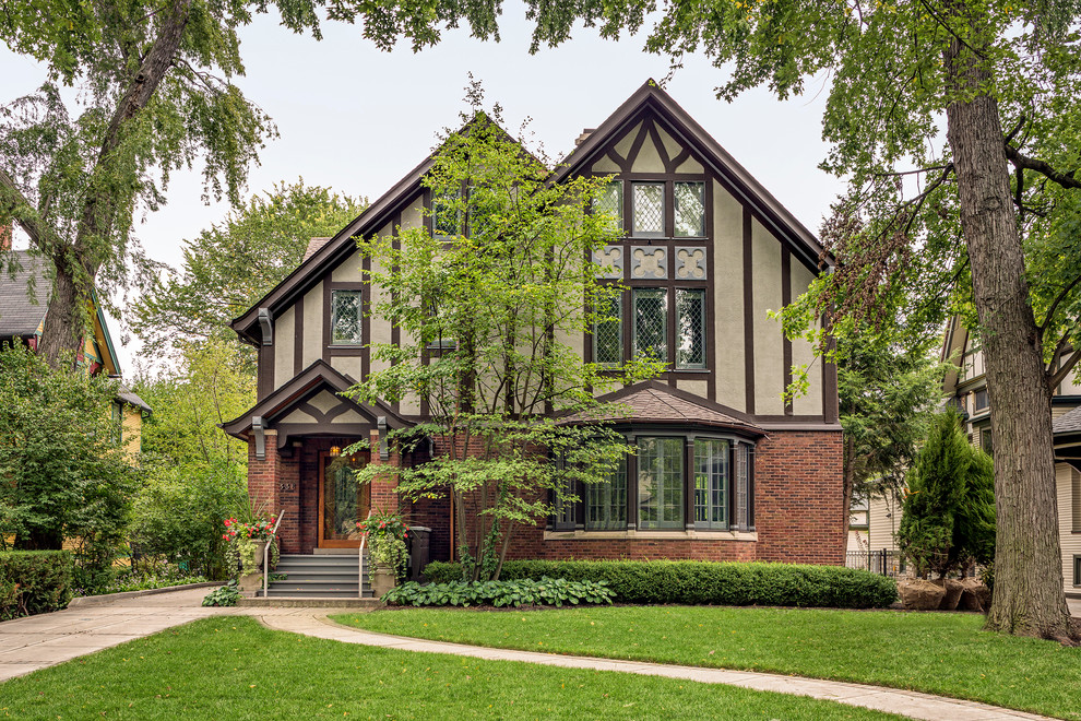 Elegant home design photo in Chicago