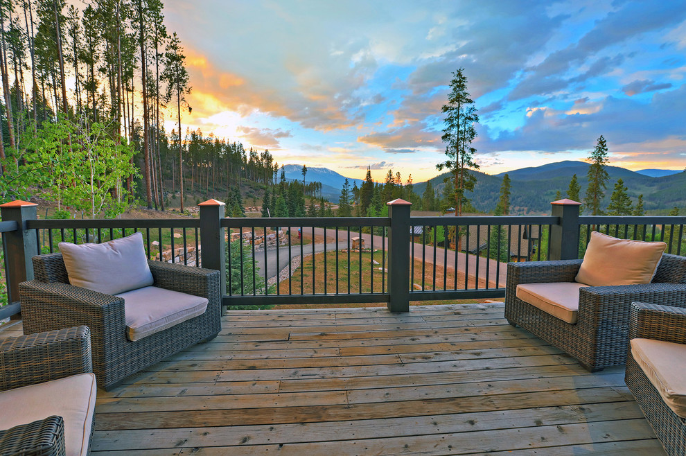 Mountain style home design photo in Denver