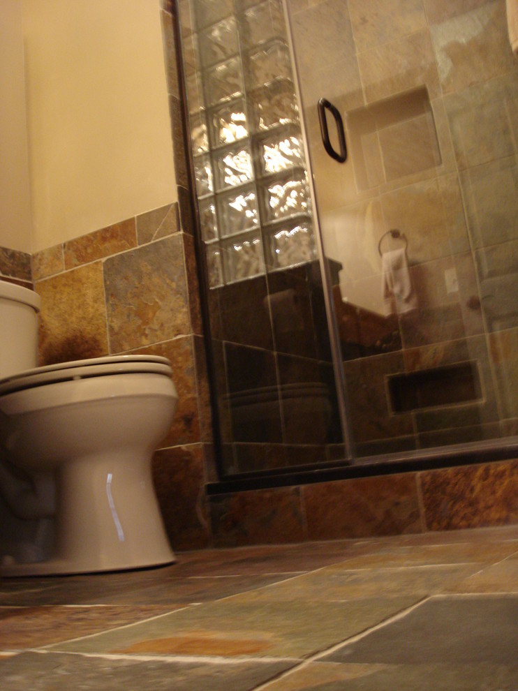 This is an example of a contemporary bathroom in Indianapolis.