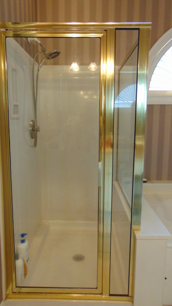 Chand Master/Guest bath