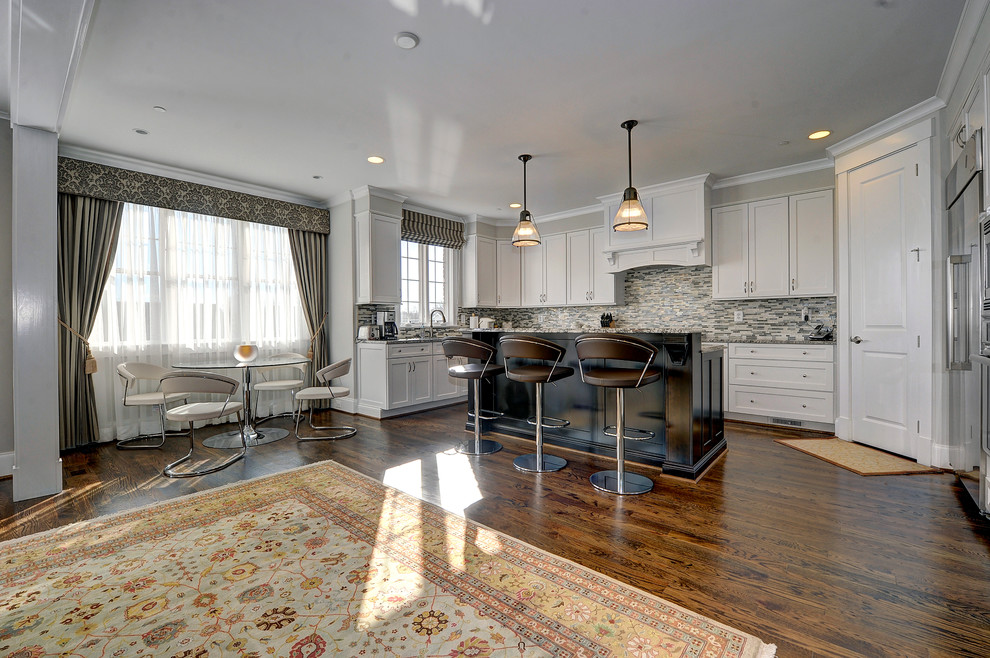 Example of a transitional kitchen design in DC Metro