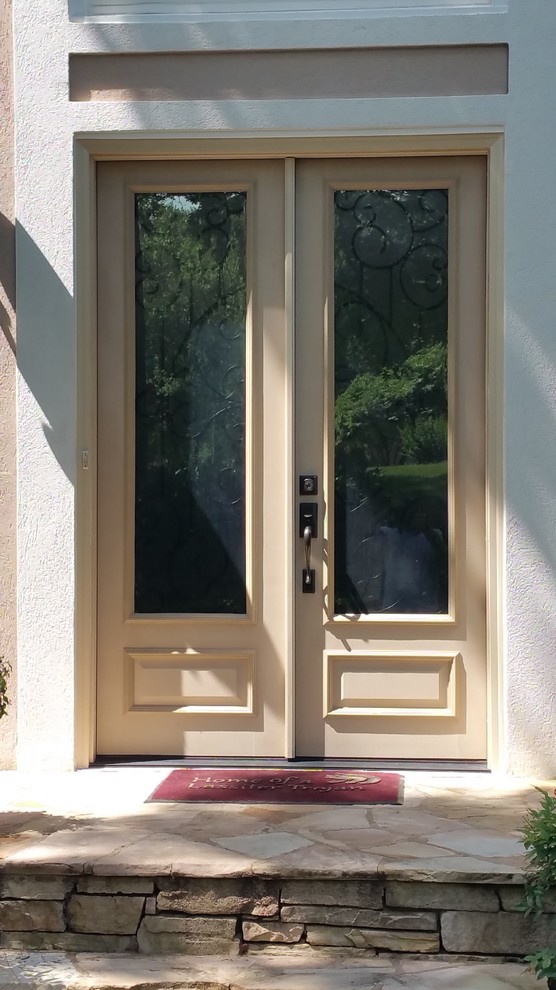 Entryway - transitional entryway idea in Atlanta