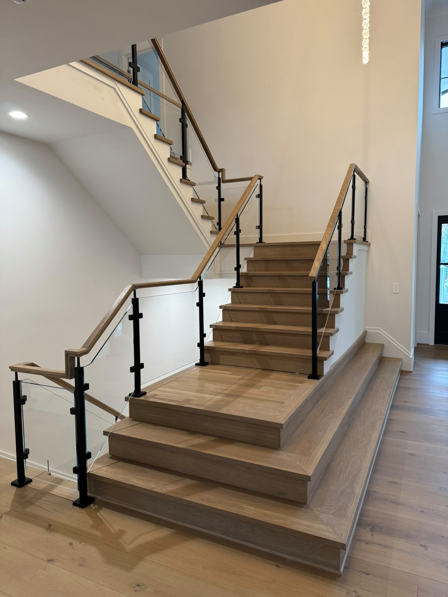 134_Modern White Oak Stair with Glass Balustrade, Vienna, VA 22180