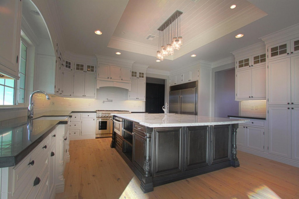 Inspiration for a transitional kitchen remodel in Phoenix