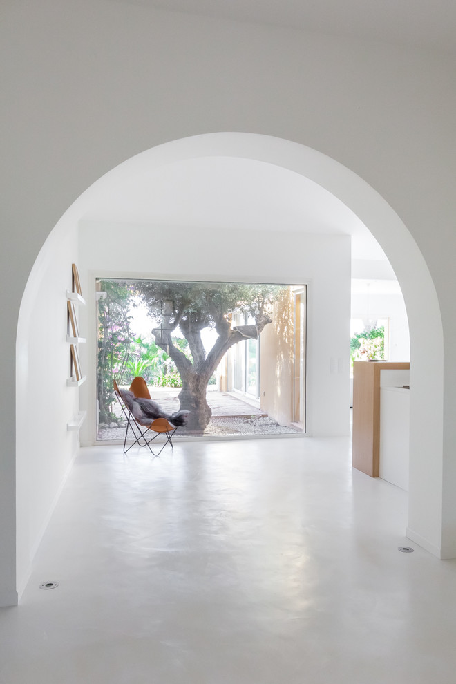 Home design - contemporary home design idea in Marseille