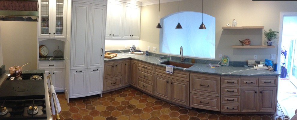 Kitchen - rustic kitchen idea