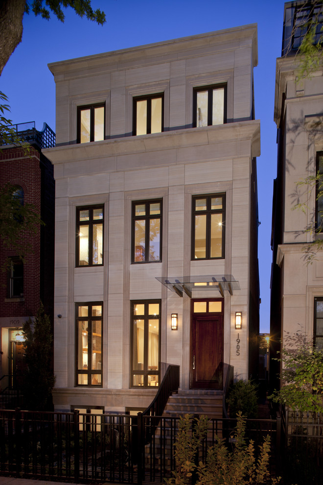 This is an example of a traditional townhouse exterior in Chicago.