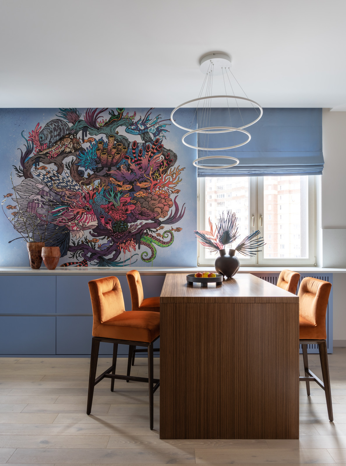 Современный интерьер в ярких цветах