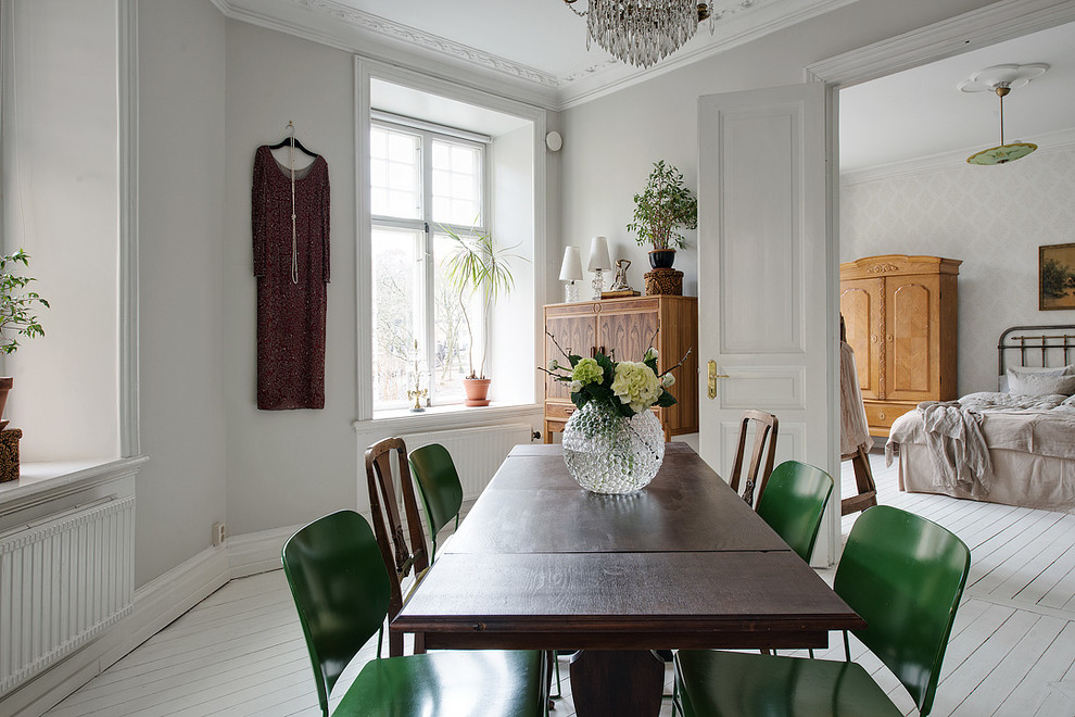 Design ideas for a traditional dining room in Gothenburg.