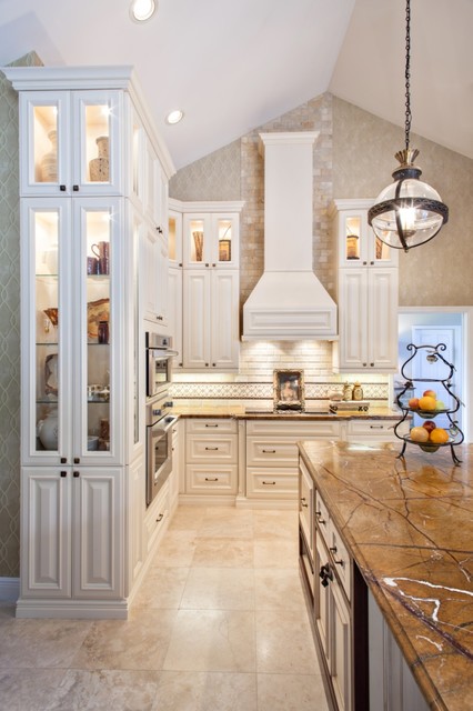 Kitchen by BSEID traditional-kitchen