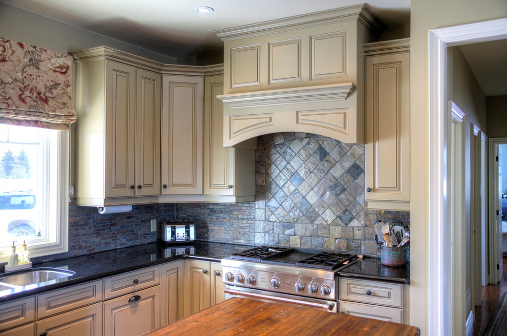 Inspiration for a transitional kitchen remodel in Toronto