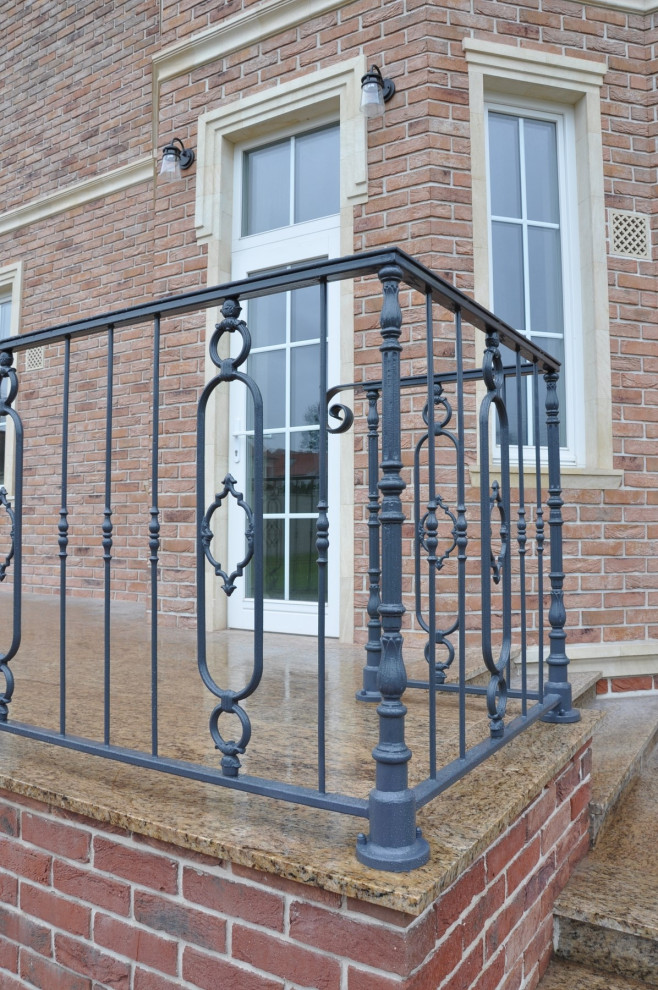 Ограждения и балюстрады для частого дома