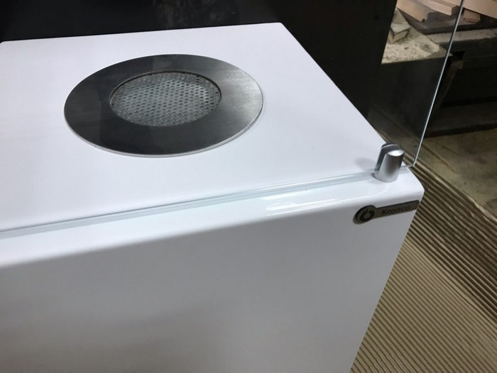 Выполненный проект настенного биокамина Antrax в интерьере гостиной.