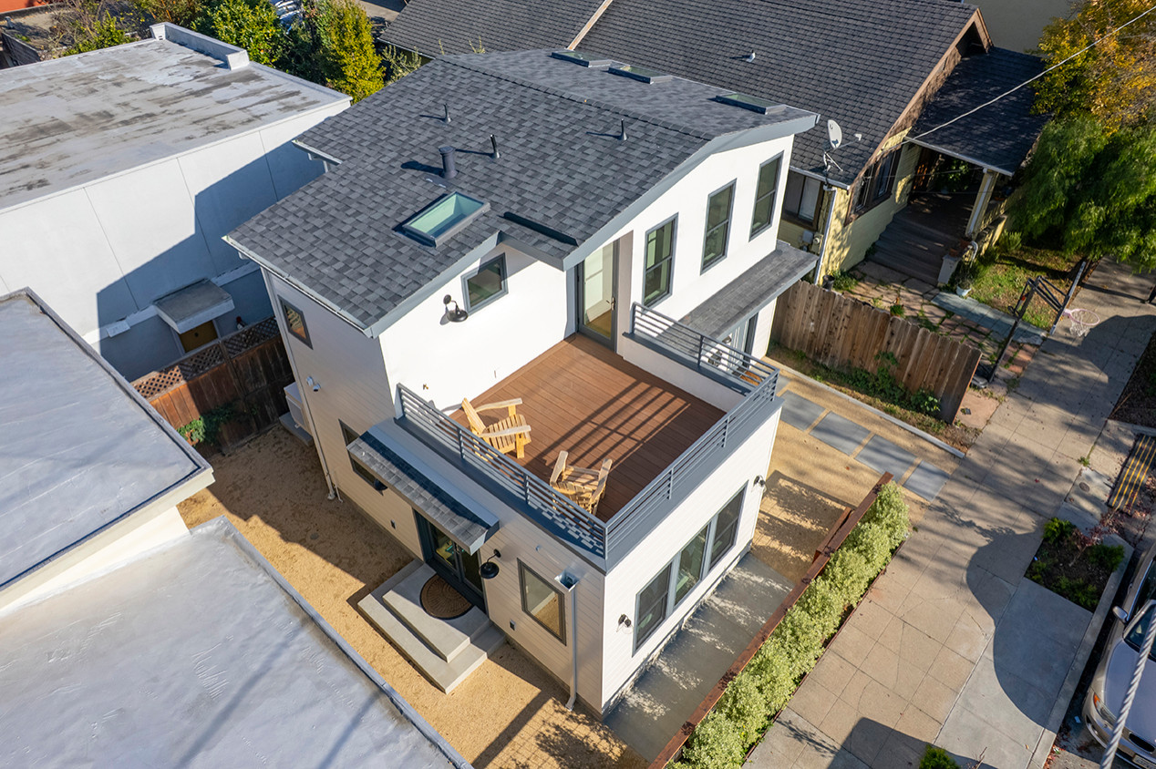 Example of a minimalist exterior home design in San Francisco