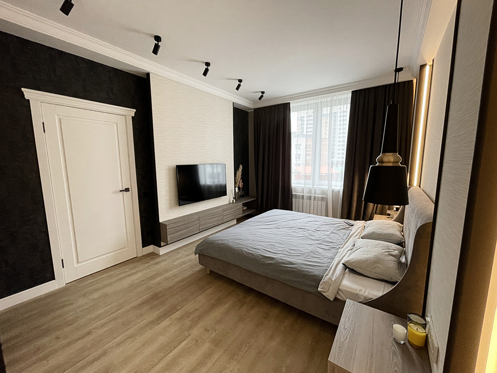 Реализованный проект квартиры с солнечными акцентами.