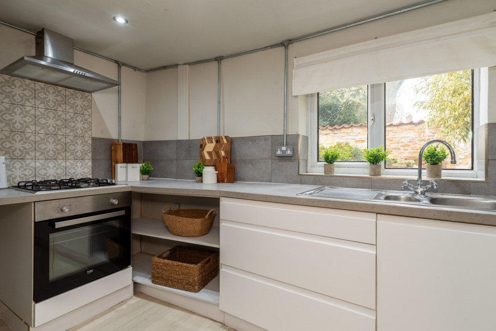 2 Post House - Stage to Sell