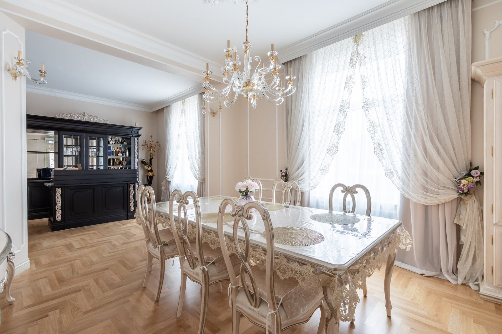 Дворец в многоквартирном доме