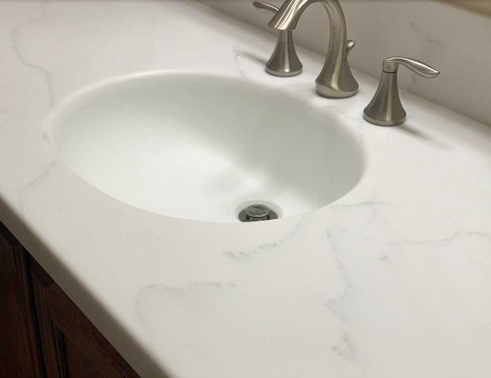 Bathroom - tropical bathroom idea with an integrated sink