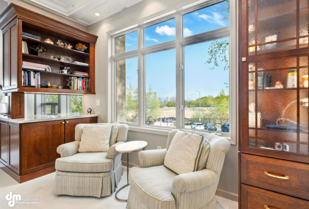 Home design - large transitional home design idea
