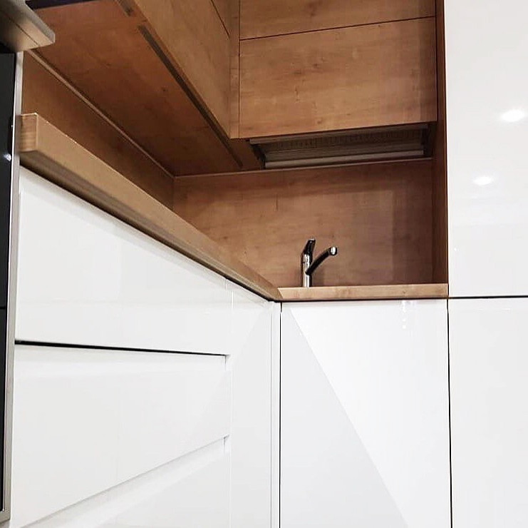 Кухня на заказ - фасады ЛДСП Egger - матовые и глянцевые